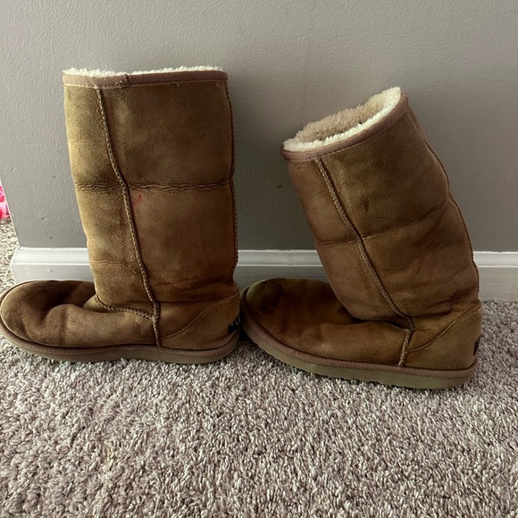 UGG boots size 7 - Picture 4 of 12